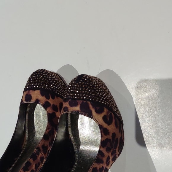 BAKERS beautiful heels☘️☘️🌼 animal print - Picture 3 of 14